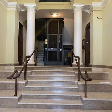 Colosseo Luxe Apartment In The Center Of روما المظهر الخارجي الصورة
