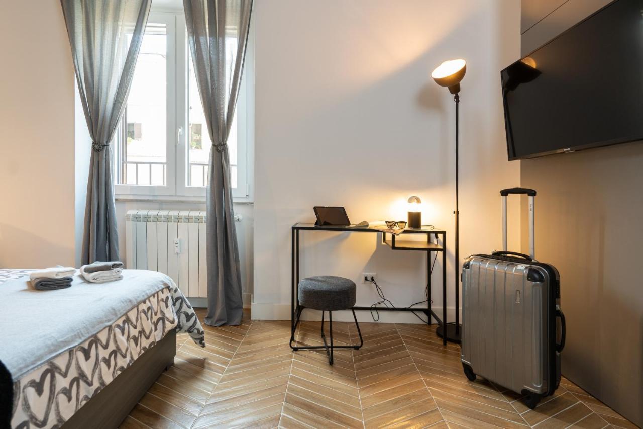 Colosseo Luxe Apartment In The Center Of روما المظهر الخارجي الصورة