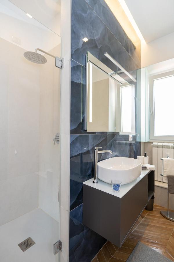 Colosseo Luxe Apartment In The Center Of روما المظهر الخارجي الصورة