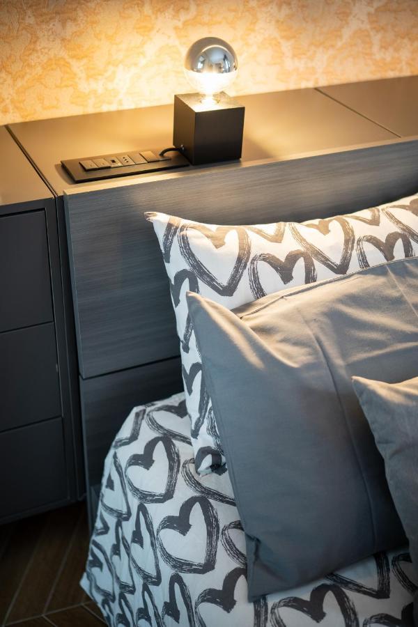 Colosseo Luxe Apartment In The Center Of روما المظهر الخارجي الصورة