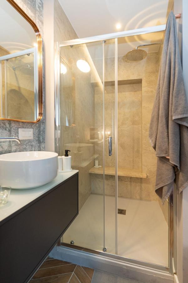 Colosseo Luxe Apartment In The Center Of روما المظهر الخارجي الصورة