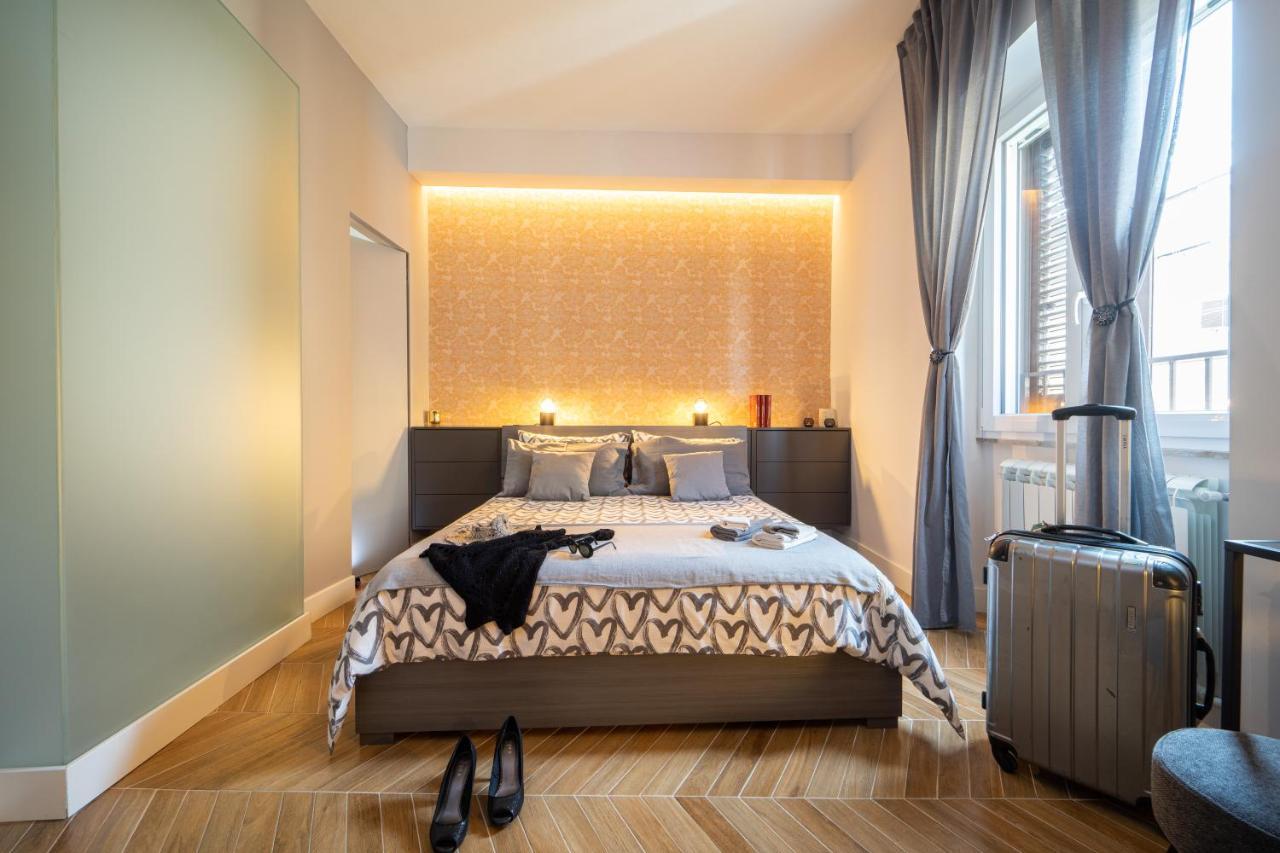 Colosseo Luxe Apartment In The Center Of روما المظهر الخارجي الصورة