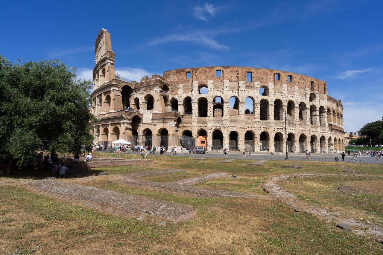 Colosseo Luxe Apartment In The Center Of روما المظهر الخارجي الصورة