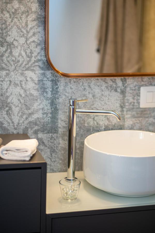 Colosseo Luxe Apartment In The Center Of روما المظهر الخارجي الصورة