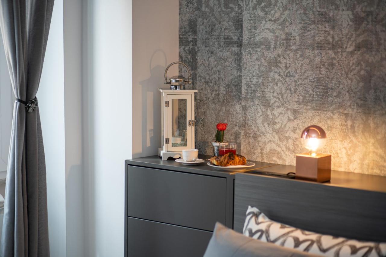 Colosseo Luxe Apartment In The Center Of روما المظهر الخارجي الصورة
