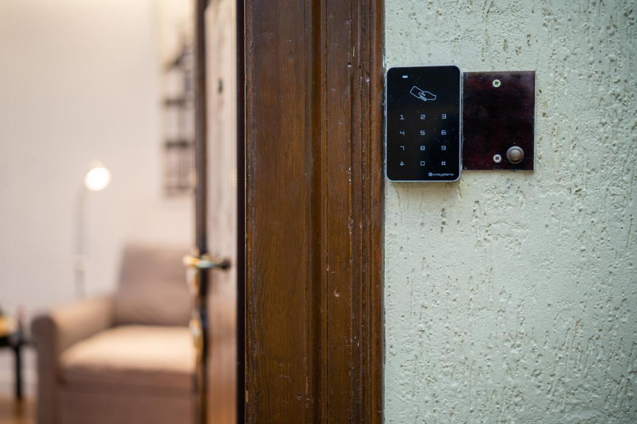 Colosseo Luxe Apartment In The Center Of روما المظهر الخارجي الصورة