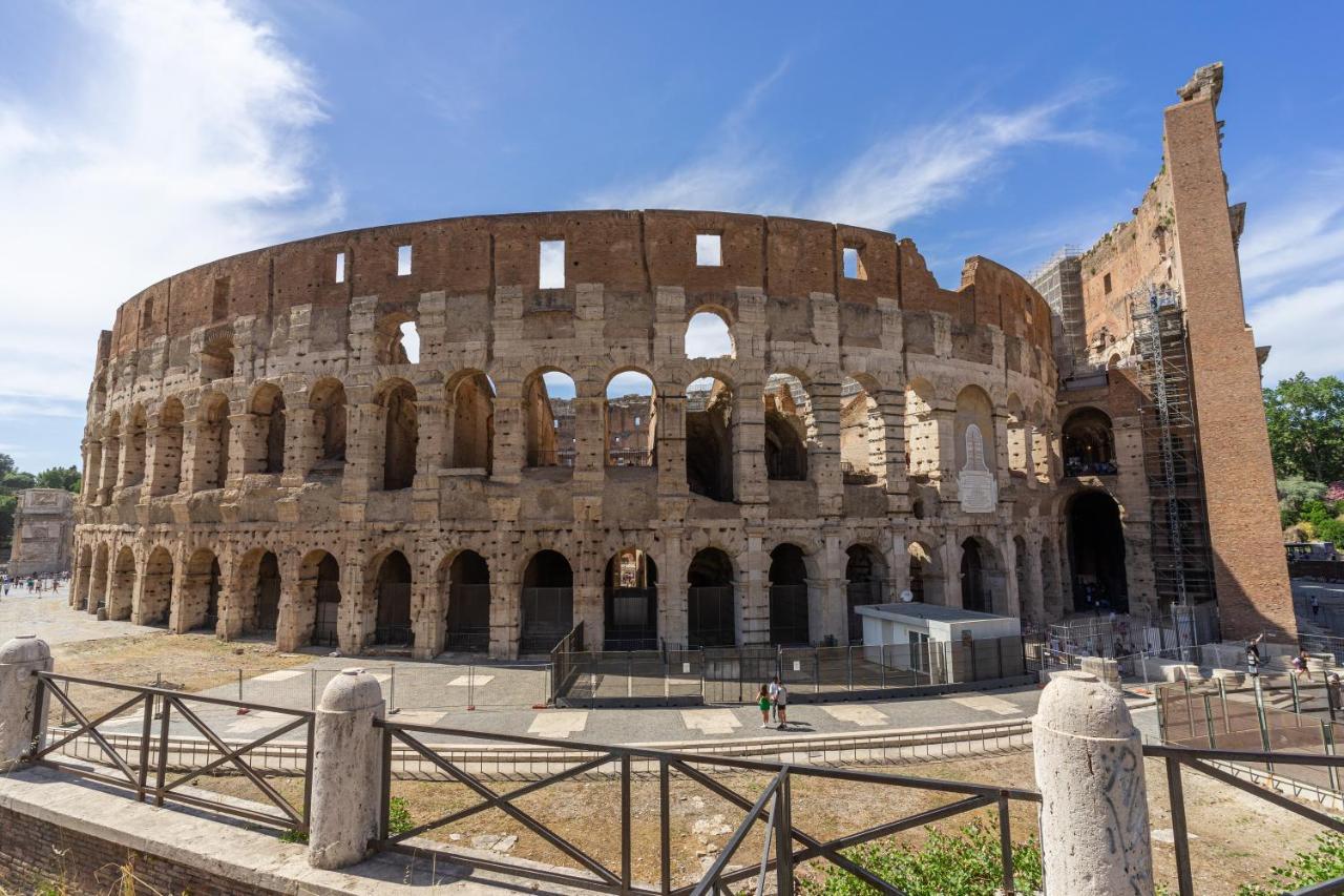 Colosseo Luxe Apartment In The Center Of روما المظهر الخارجي الصورة