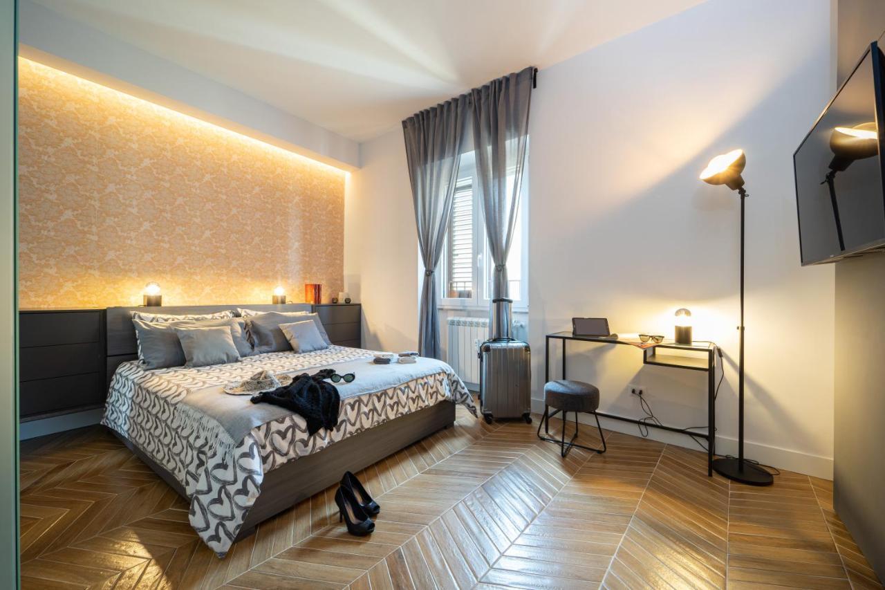 Colosseo Luxe Apartment In The Center Of روما المظهر الخارجي الصورة